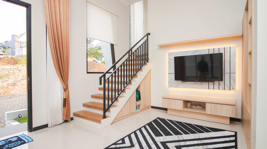 Others 4, Villa Lucia B10 | Private Pool and Balcony, Malang