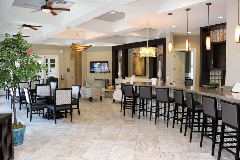 Food & Drinks, Serene Bliss House 6 Bedroom, Polk