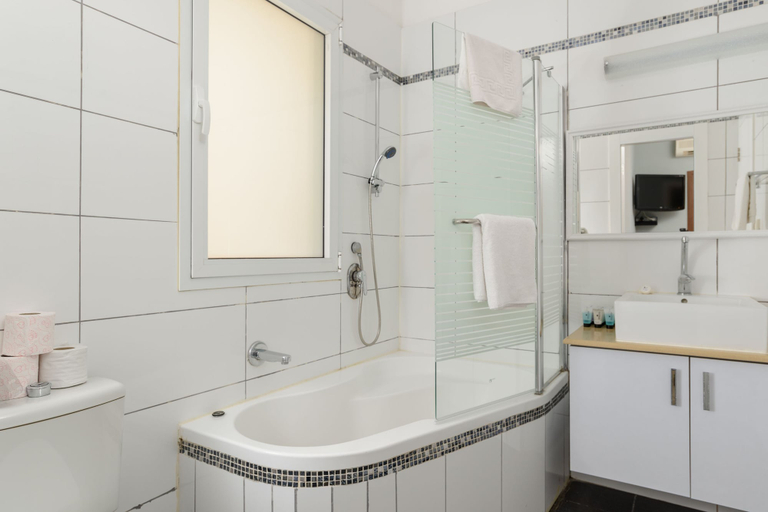 Bathroom 4, Liber Apartments