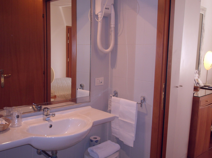 Bathroom 3, Hotel Palazzo Ognissanti, Florence