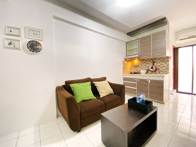 Living area 4, Fancy Designed 2Br At Gateway Ahmad Yani Cicadas Apartment, Bandung