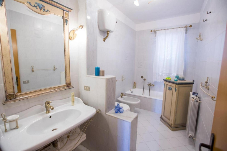 Room 5, Seascape Terrace Spacious Apartment With Terrace, Palermo