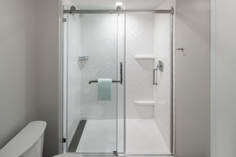 Bathroom 3, TownePlace Suites by Marriott West Kelowna, Central Okanagan