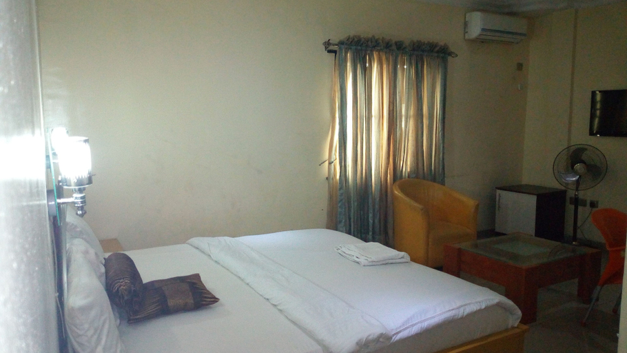 Bedroom 3, D'czars Hotel and Suites, Alimosho