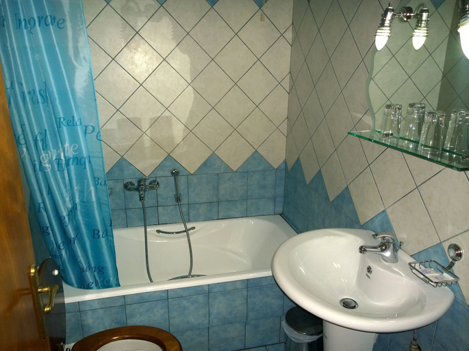 Bathroom 4, Hani Zemenou, Central Greece
