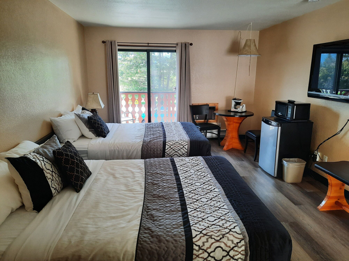 Bedroom 4, Alpen Motel, East Kootenay