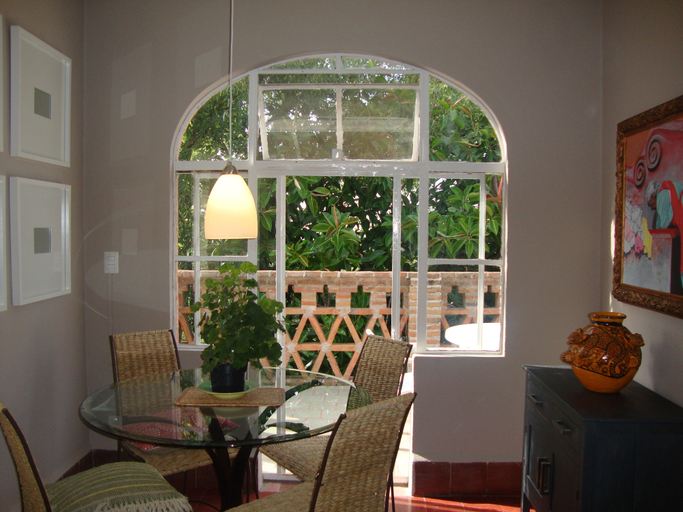 Others 5, Suites Santo Domingo, Allende