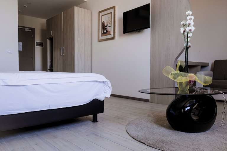 Bedroom 4, Queen Hotel, Milano