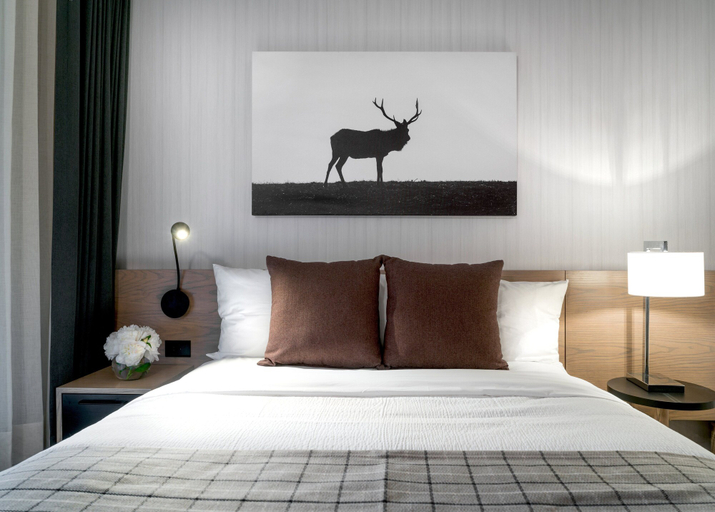 Bedroom 4, Lake Louise Inn, Division No. 15