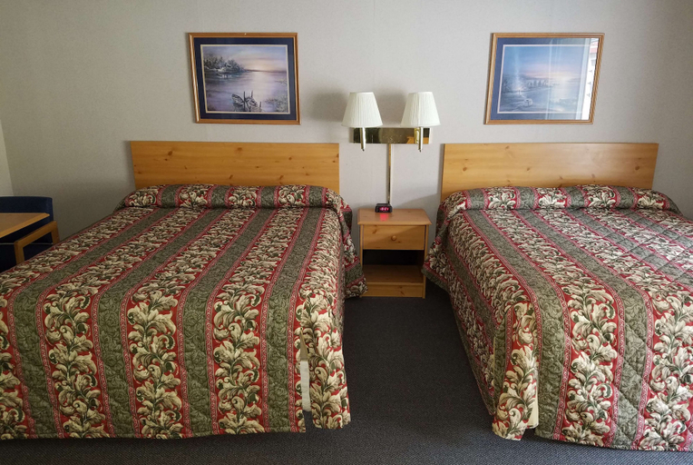Bedroom 3, Knights Inn Franklin, Venango