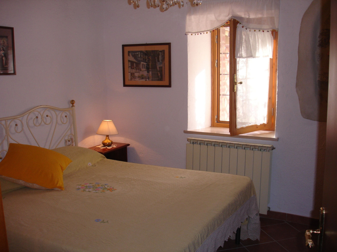 Bedroom 2, Selvatellino, Siena