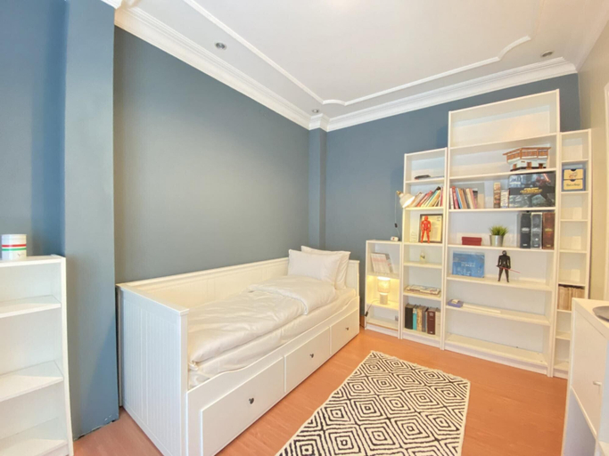 Others 4, Flat With Bosphorus View and Backyard in Uskudar, Üsküdar