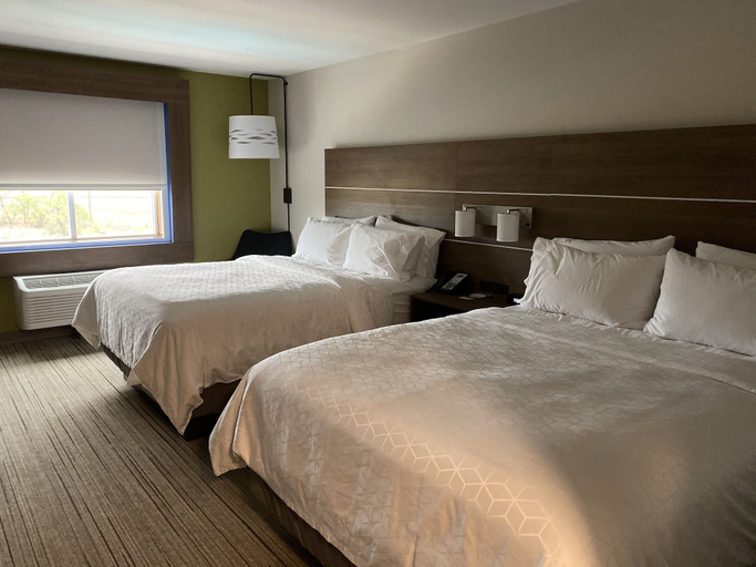 Bedroom 2, Holiday Inn Express & Suites JUNCTION by IHG, Kimble