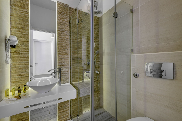 Bathroom 5, Benois, South Aegean