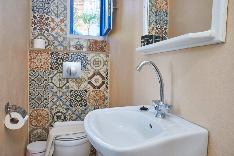 Bathroom 4, Hotel Glaros Karpathos, South Aegean