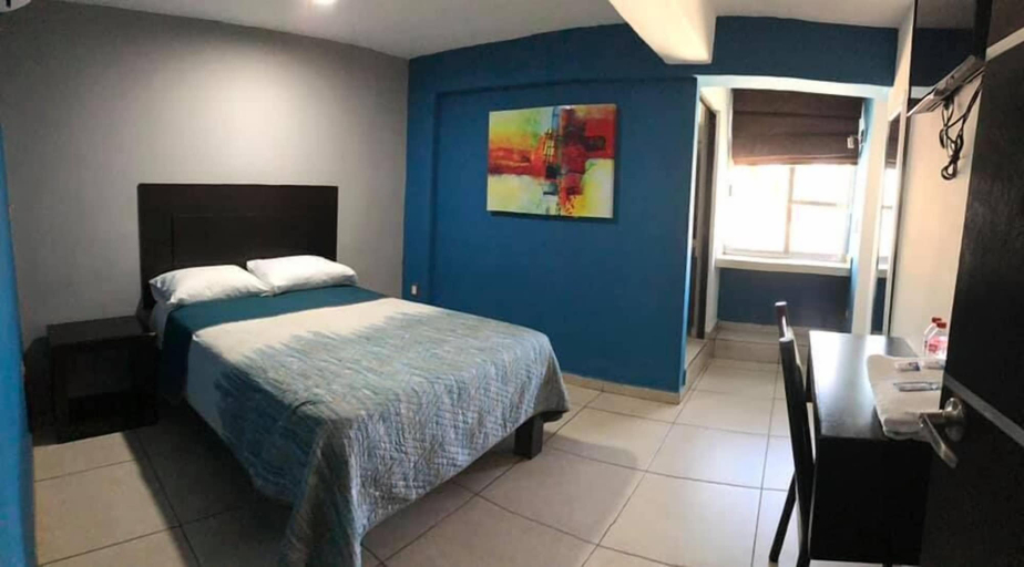 Bedroom 2, Hotel Flores, Salvador Alvarado