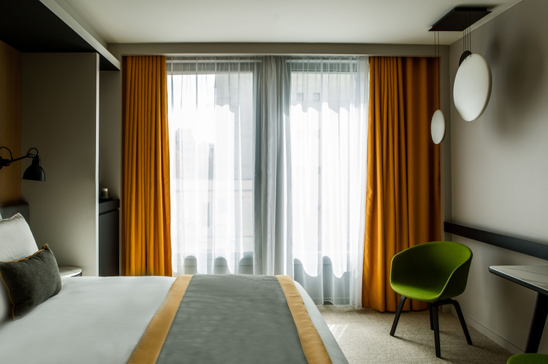 Bedroom 4, Hotel Mercure Paris 17 Batignolles, Paris