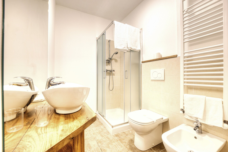 Bathroom 3, Incanto Walser Apartments, Verbano-Cusio-Ossola
