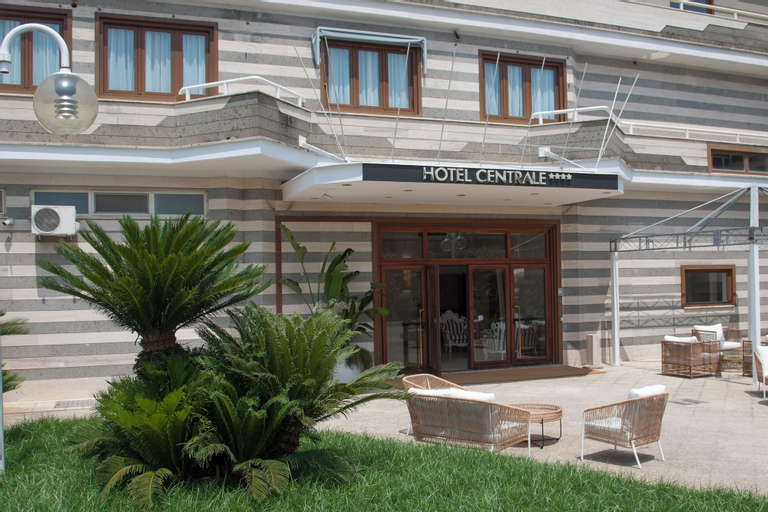 Hotel Centrale, Latina