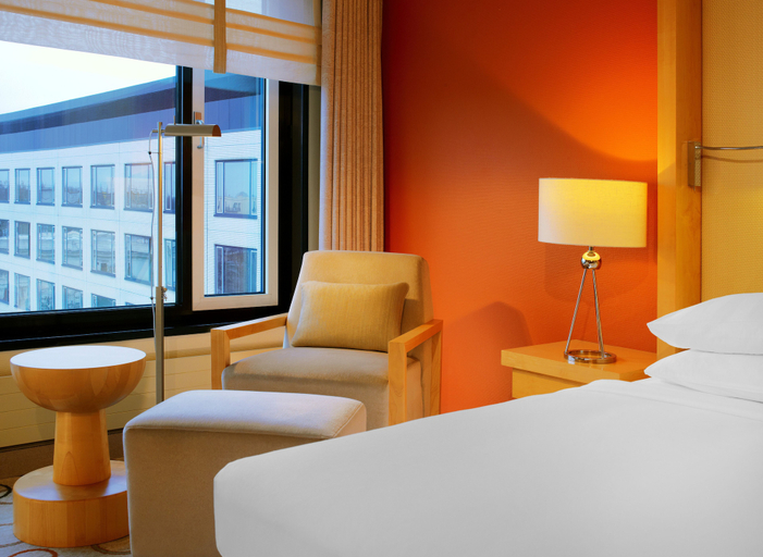 Bedroom 2, Sheraton Berlin Grand Hotel Esplanade, Berlin