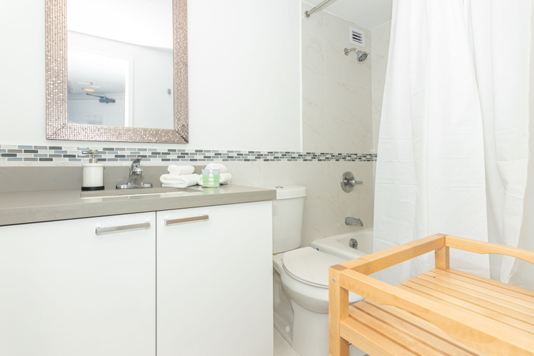 Bathroom 3, Blue Ocean Apartments, Miami-Dade
