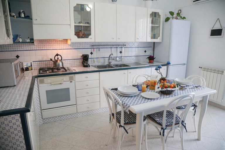 Room 4, Seascape Terrace Spacious Apartment With Terrace, Palermo