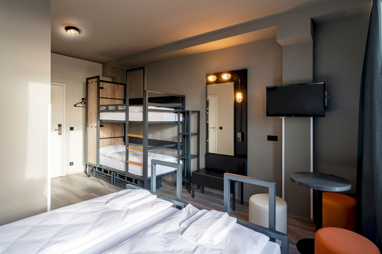 Bedroom 2, a&o Warszawa Wola, Warsaw