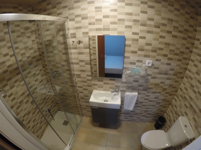 Bathroom 4, L'Hostalet d'Arenys de Mar, Barcelona