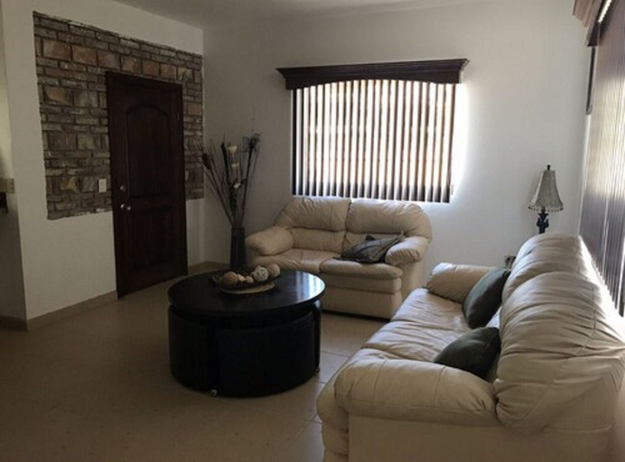Others 5, Finca Chavez, Ensenada