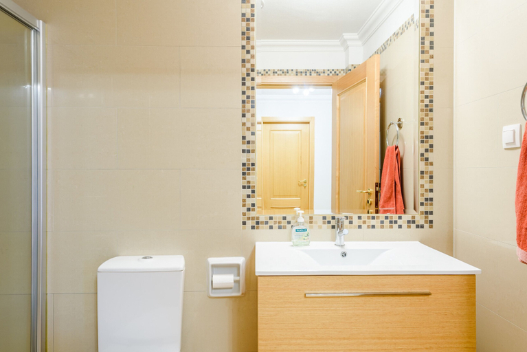 Bathroom 4, Boavista 105, Lagos