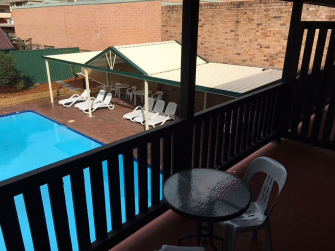 Exterior & Views 3