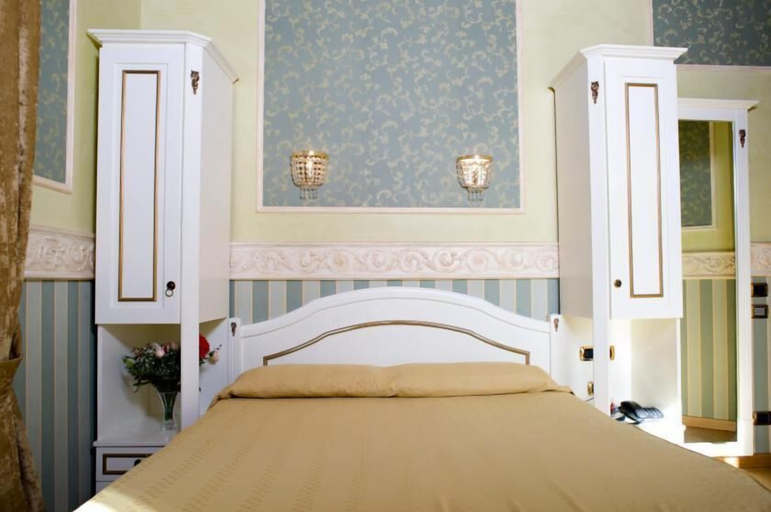Bedroom 2, Suite Montecitorio, Rome