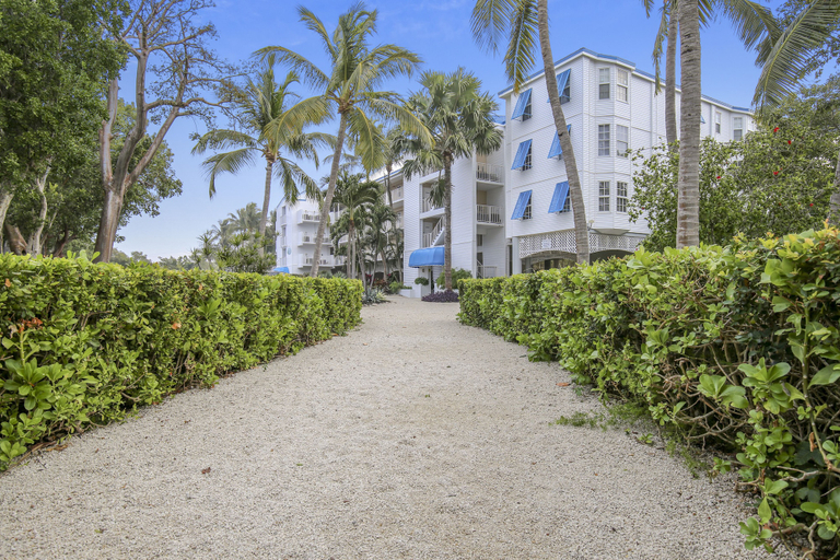 Exterior & Views 2, Ocean Pointe Suites at Key Largo, Monroe
