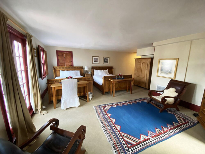 Others 5, The Red Lion Inn Resort 1704, Norfolk