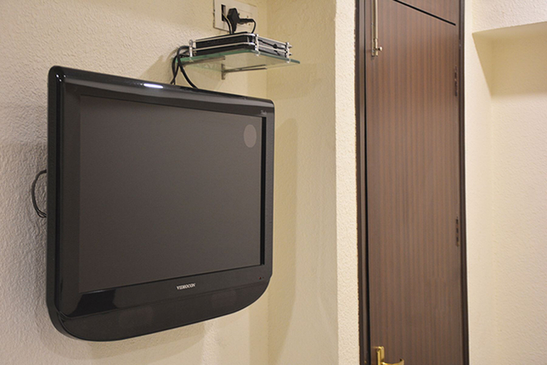 Bathroom 4, a1 Hotel, Mumbai Suburban
