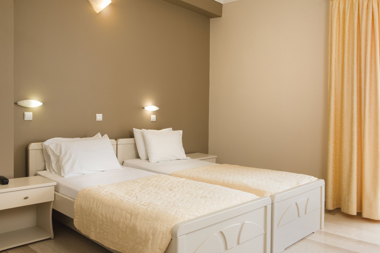 Bedroom 3, Kalamaki Beach Hotel - Zakynthos Island, Ionian Islands
