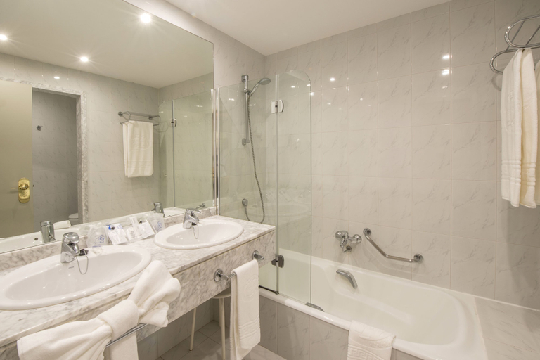 Bathroom 5, Hotel Beatriz Costa & Spa, Las Palmas