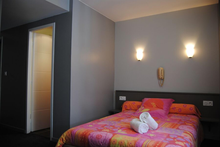 Bedroom 3, Castel de Mirambel, Hautes-Pyrénées