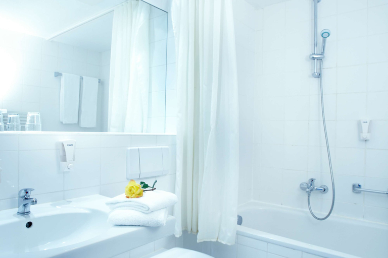 Bathroom 4, Hotel Domicil Hamburg by Golden Tulip, Hamburg