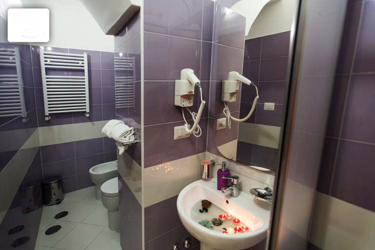 Bathroom, Chroma Italy Chroma Apt Colosseo, Rome
