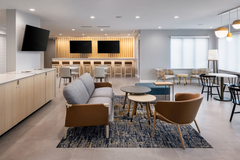 Food & Drinks 4, TownePlace Suites by Marriott West Kelowna, Central Okanagan