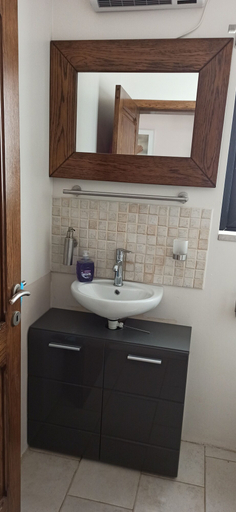 Bathroom 2, Marsalforn flat near beach and boulevard