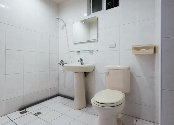 Bathroom 4, Love I, Taichung