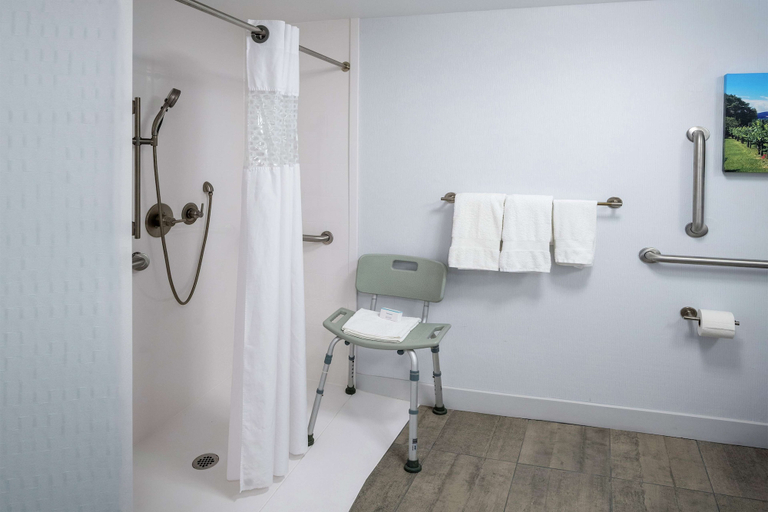 Bathroom 4, Hampton Inn Long Island/Commack, Suffolk