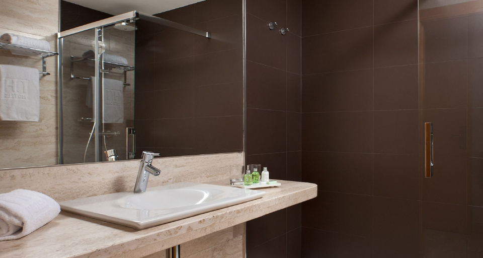 Bathroom 5, NH Madrid Ventas, Madrid