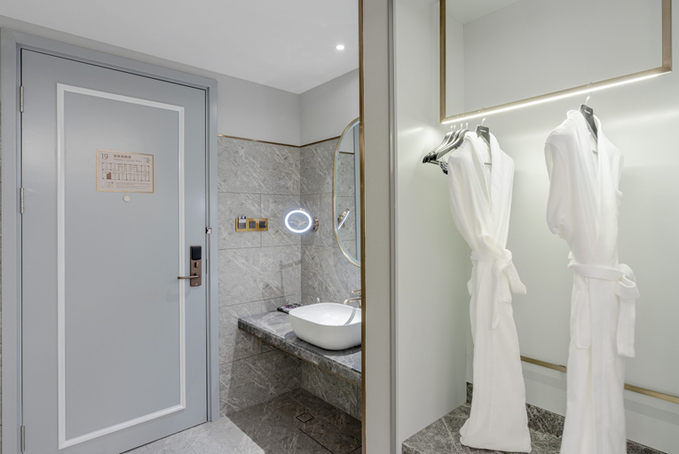 Bathroom 4, Mercure Xian North, Xi'an