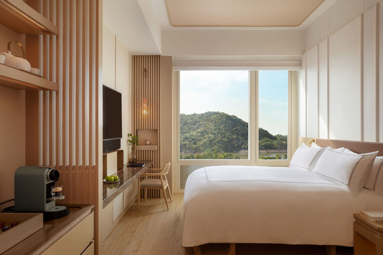 Bedroom 12