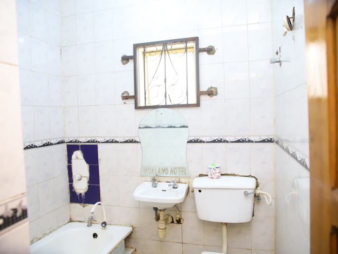 Bathroom 4, Mokland Hotel and Suites, Alimosho