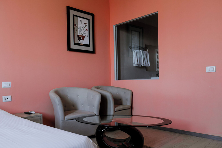 Bedroom 2, Queen Hotel, Milano