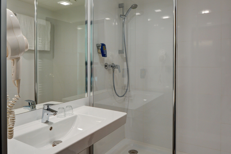 Bathroom 4, Park Inn by Radisson Danube Bratislava, Bratislava I